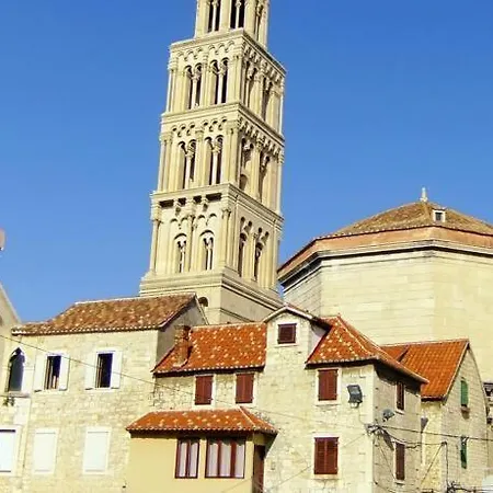 Paola With Free Private Parking Place *