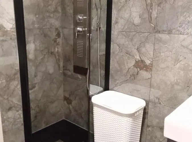 Paola With Free Private Parking Place Apartamento