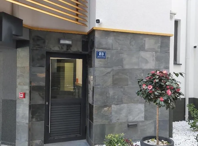 Paola With Free Private Parking Place Apartamento Split