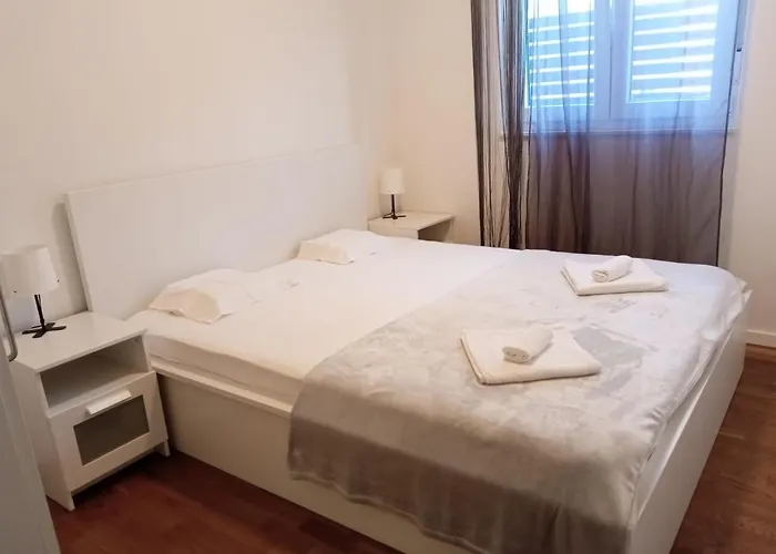 Paola With Free Private Parking Place * Split
