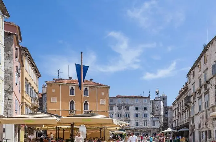 Paola With Free Private Parking Place Apartamento