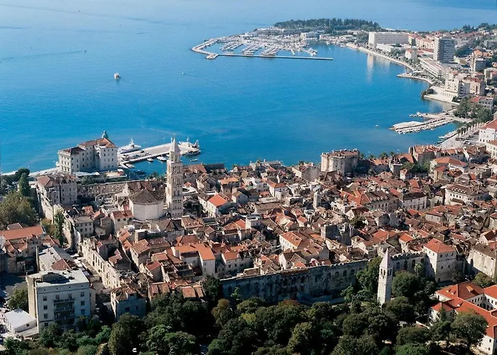 Paola With Free Private Parking Place *