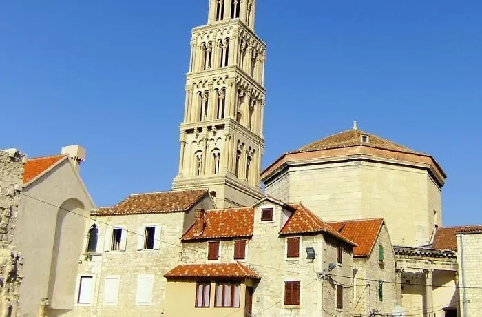 Paola With Free Private Parking Place *